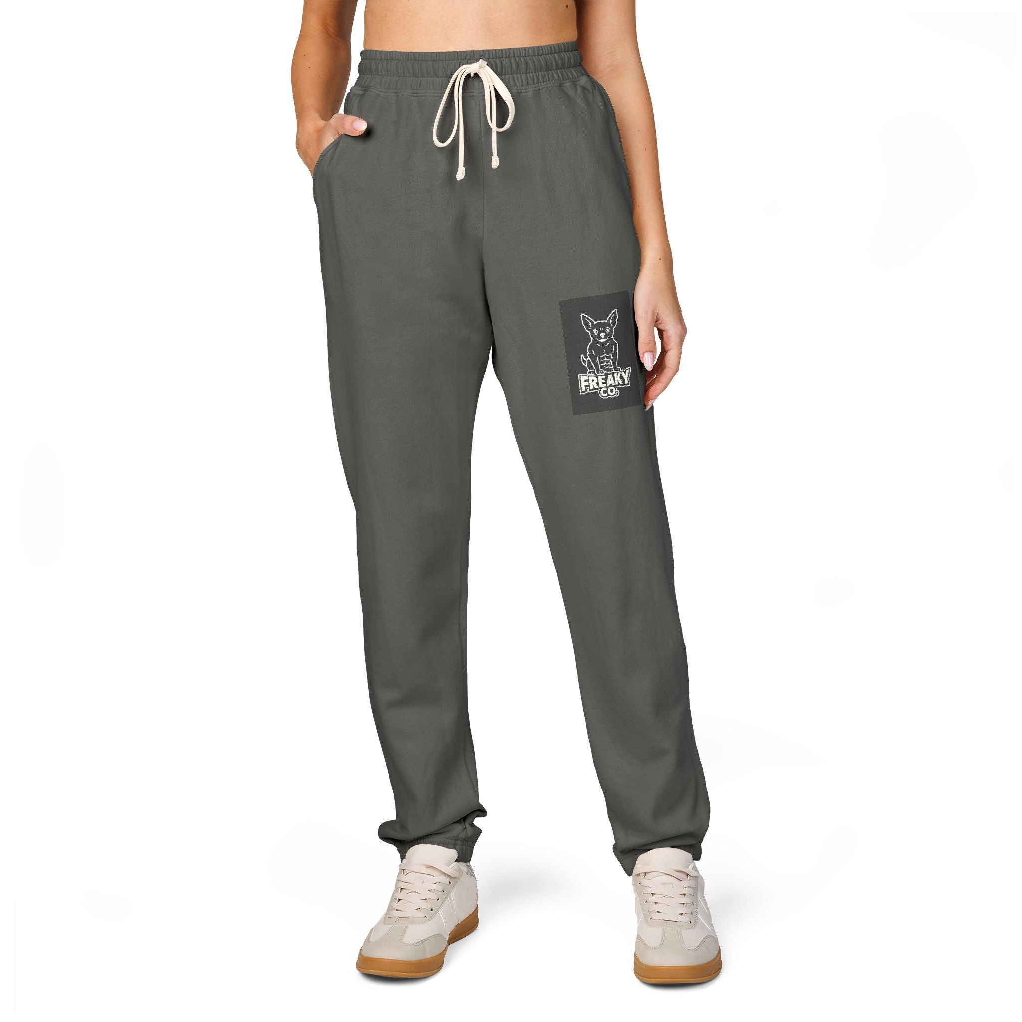 Unisex Garment-Dyed Fleece Sweatpants with Stylish Pocket Design